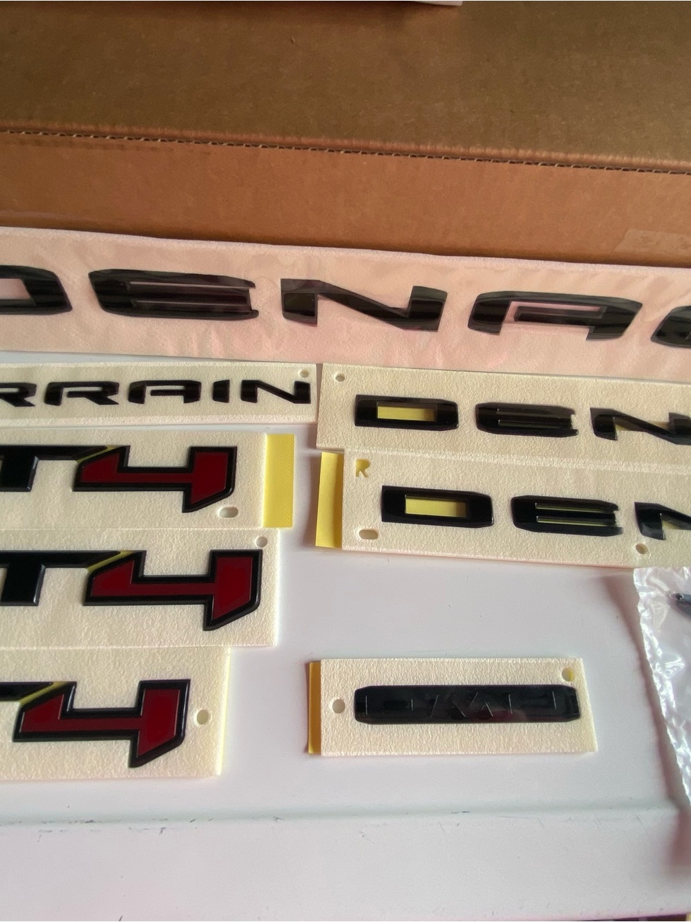 GMC DENALI TERRAIN Black & Red Vehicle Emblem Lettering Set